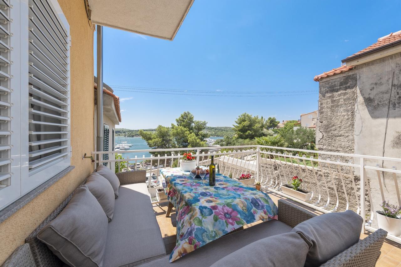 Apartments Tara, Sibenik - Mandalina Exterior foto